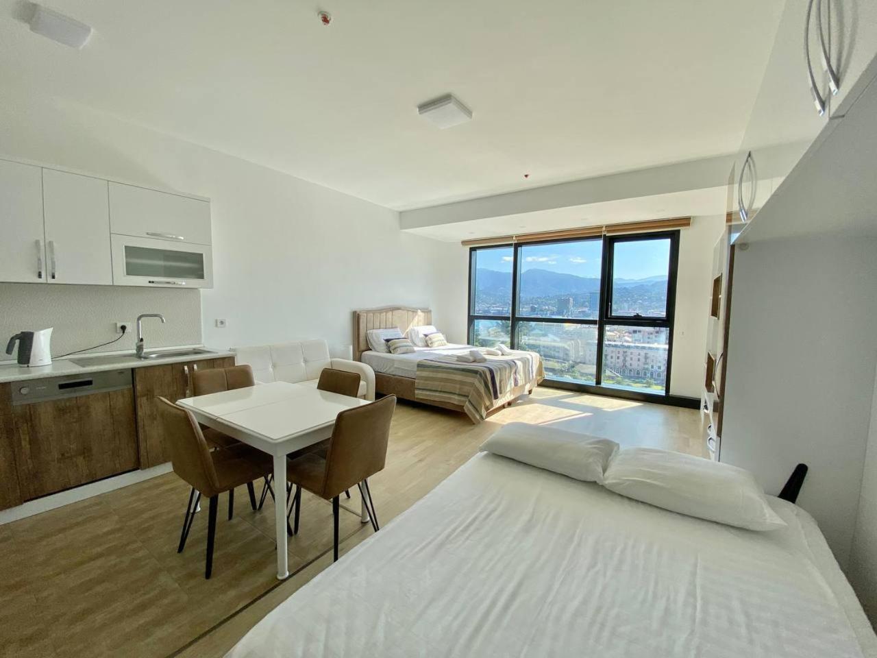 Apartments With Sea And Mountain Views, Portа Batumi Tower 外观 照片